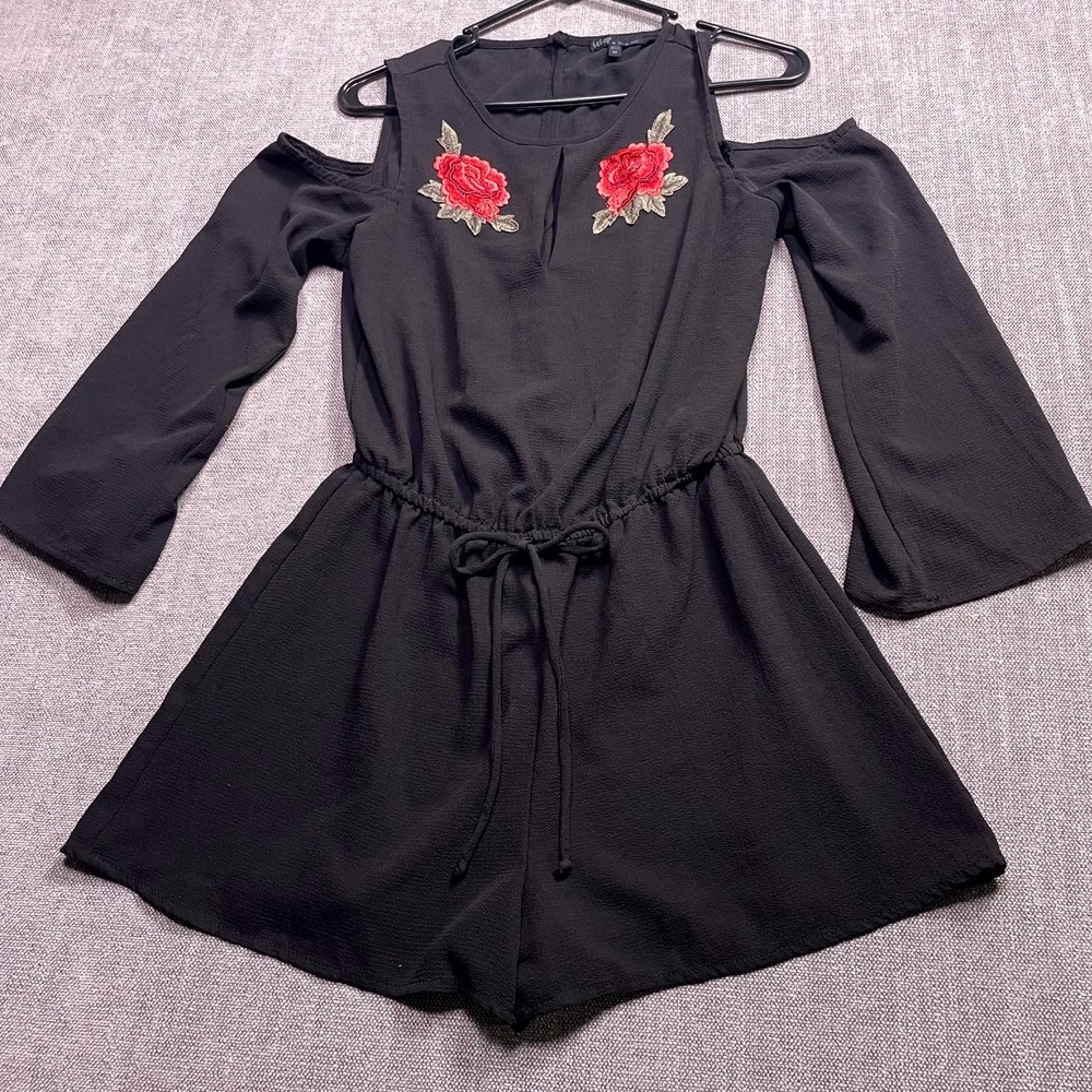Bebop Romper Womens Medium Black Cold Shoulder Embroidery Roses Keyhole Front
